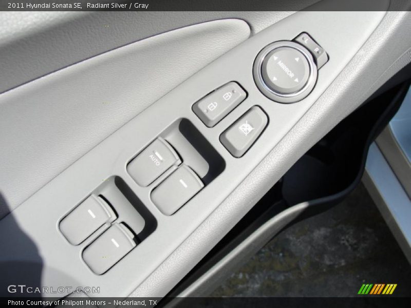 Radiant Silver / Gray 2011 Hyundai Sonata SE