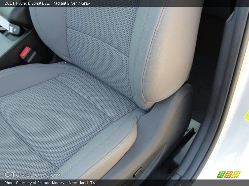 Radiant Silver / Gray 2011 Hyundai Sonata SE