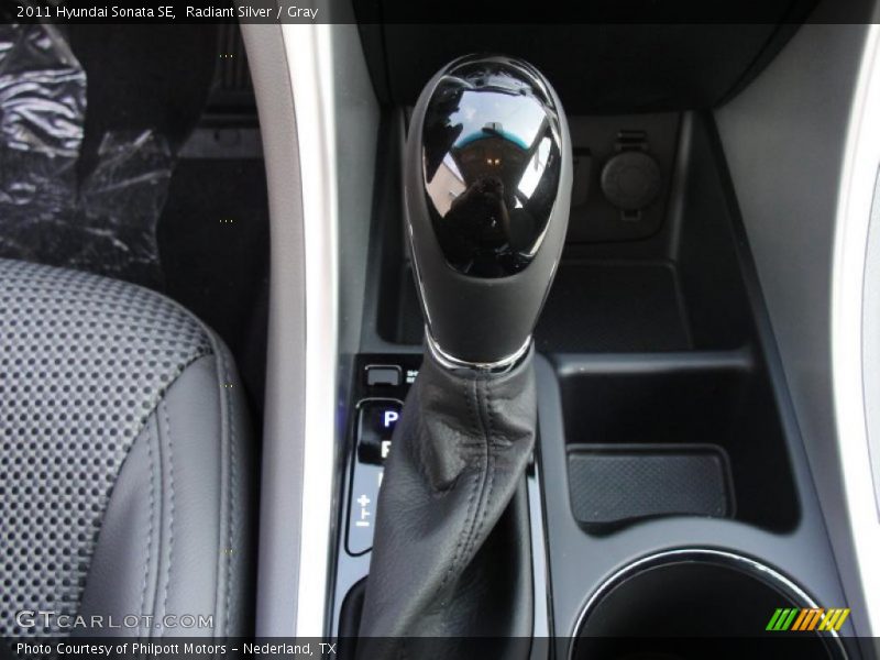 Radiant Silver / Gray 2011 Hyundai Sonata SE