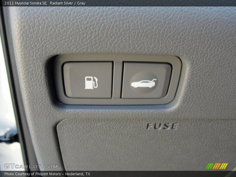 Radiant Silver / Gray 2011 Hyundai Sonata SE
