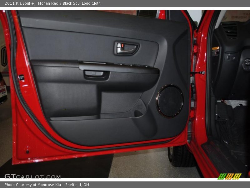 Molten Red / Black Soul Logo Cloth 2011 Kia Soul +
