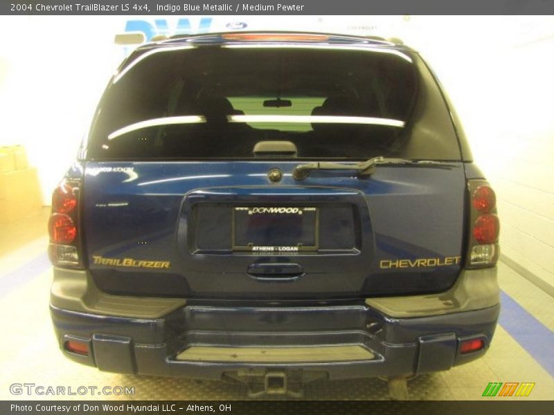 Indigo Blue Metallic / Medium Pewter 2004 Chevrolet TrailBlazer LS 4x4