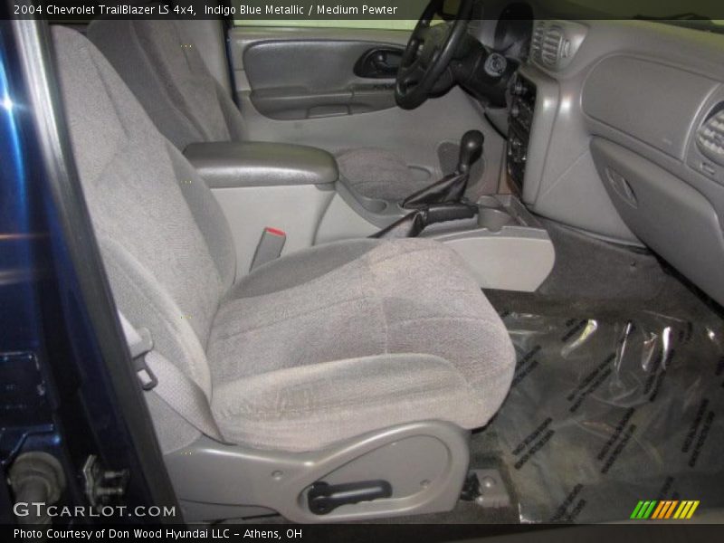 Indigo Blue Metallic / Medium Pewter 2004 Chevrolet TrailBlazer LS 4x4