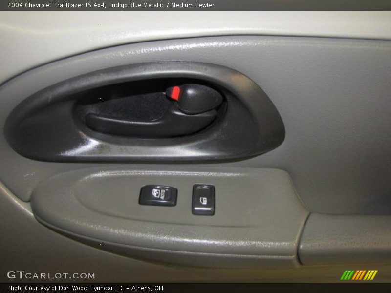 Indigo Blue Metallic / Medium Pewter 2004 Chevrolet TrailBlazer LS 4x4