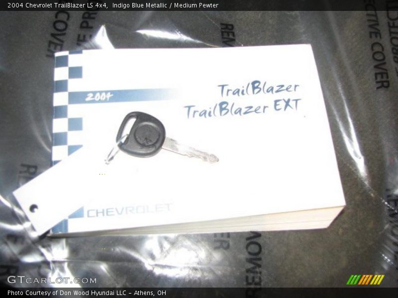 Indigo Blue Metallic / Medium Pewter 2004 Chevrolet TrailBlazer LS 4x4