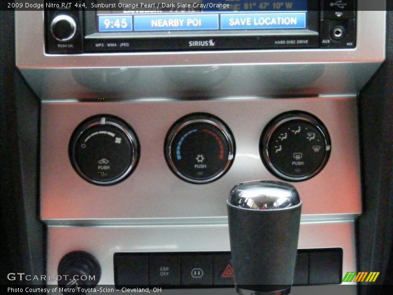 Controls of 2009 Nitro R/T 4x4