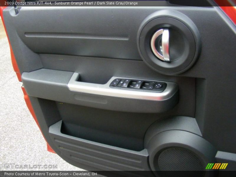 Door Panel of 2009 Nitro R/T 4x4
