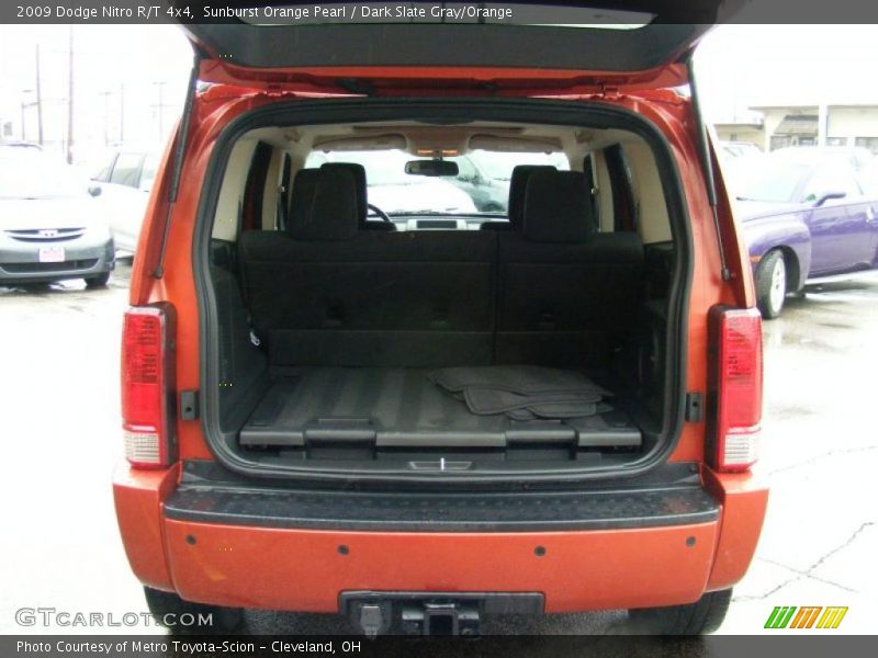 2009 Nitro R/T 4x4 Trunk