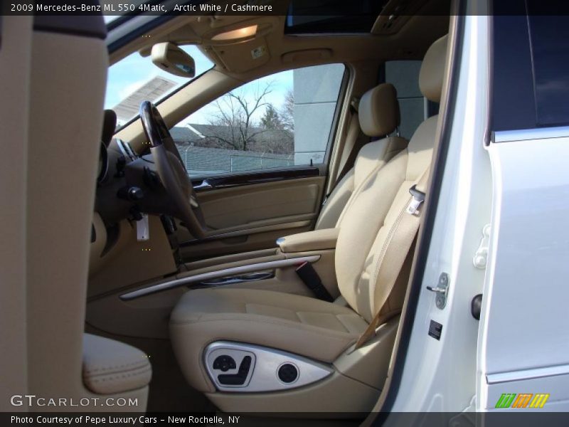 Arctic White / Cashmere 2009 Mercedes-Benz ML 550 4Matic