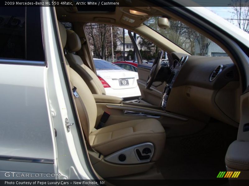 Arctic White / Cashmere 2009 Mercedes-Benz ML 550 4Matic