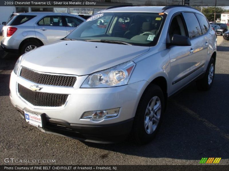 Silver Ice Metallic / Ebony 2009 Chevrolet Traverse LS