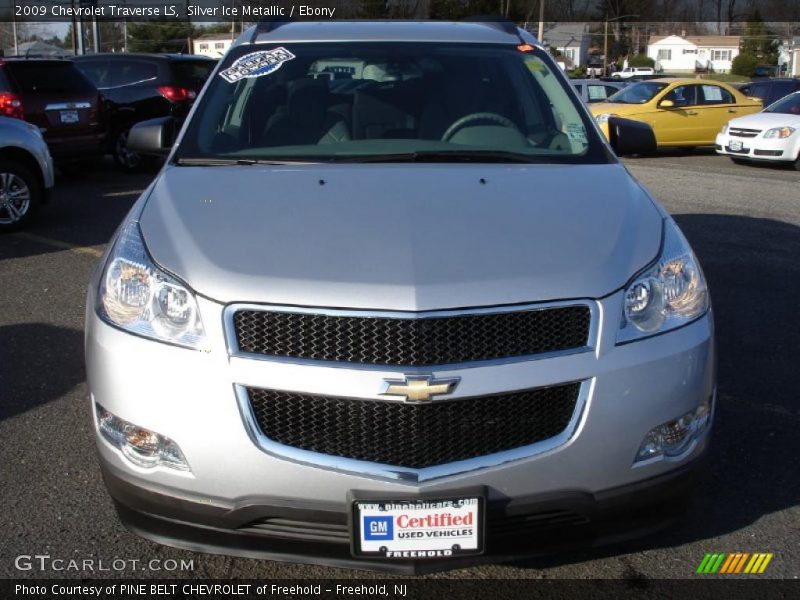 Silver Ice Metallic / Ebony 2009 Chevrolet Traverse LS