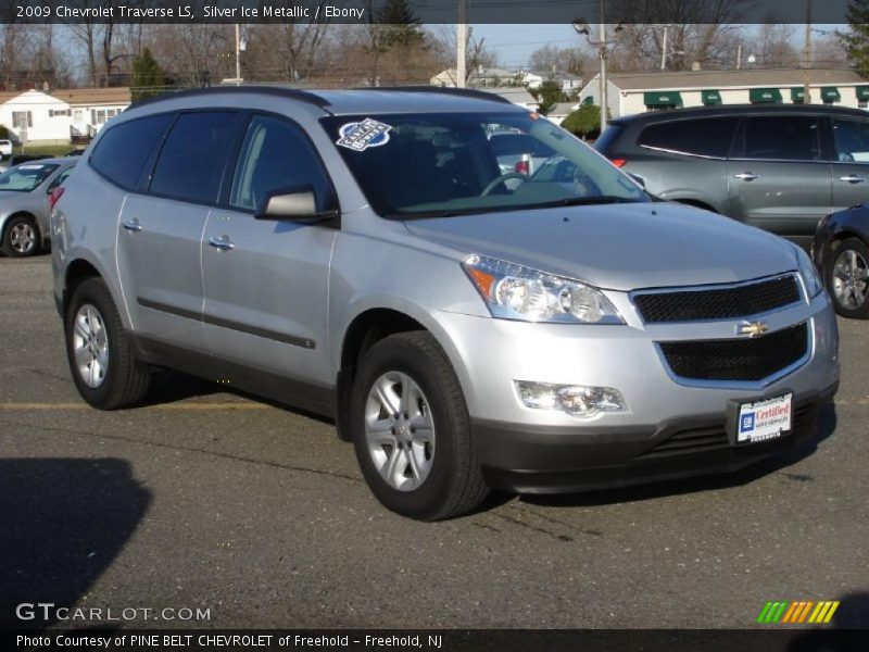 Silver Ice Metallic / Ebony 2009 Chevrolet Traverse LS