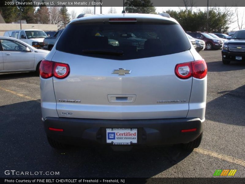 Silver Ice Metallic / Ebony 2009 Chevrolet Traverse LS