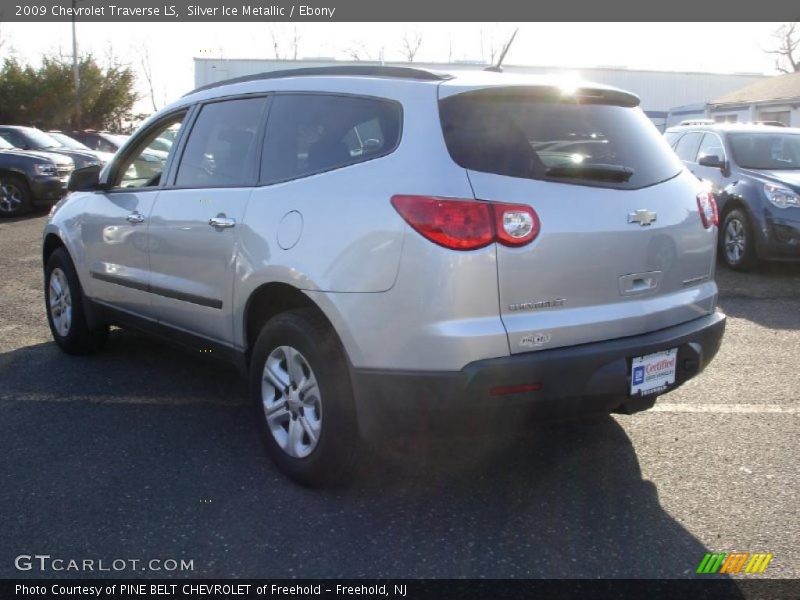 Silver Ice Metallic / Ebony 2009 Chevrolet Traverse LS