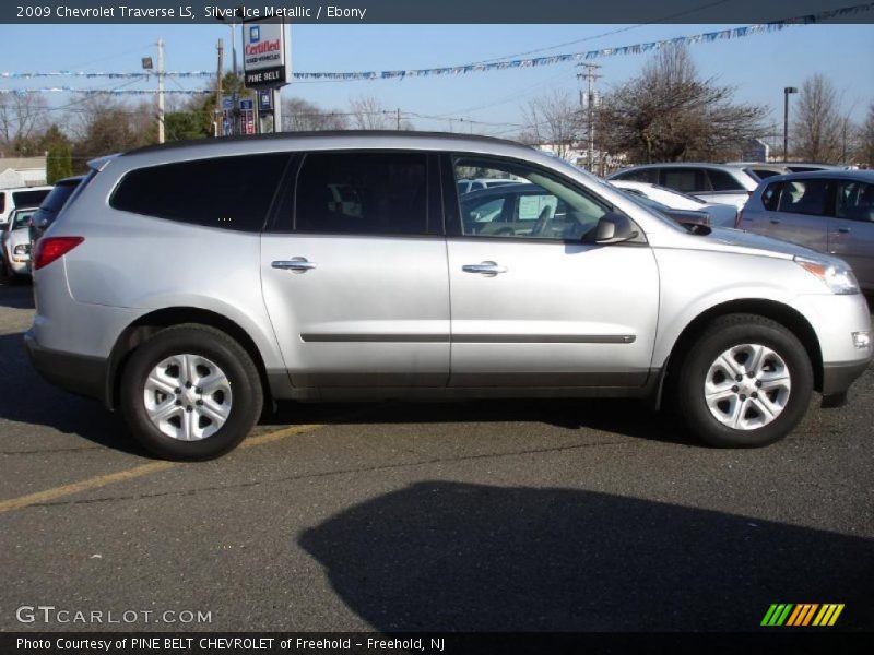 Silver Ice Metallic / Ebony 2009 Chevrolet Traverse LS