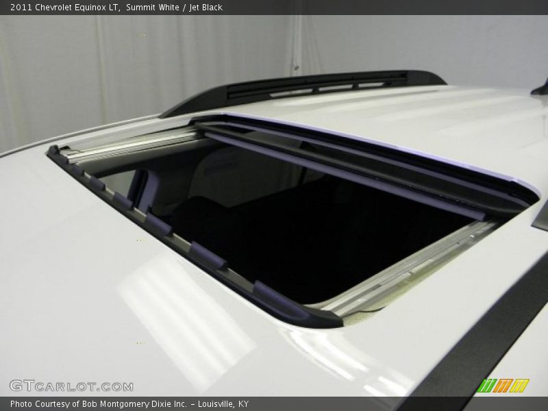 Summit White / Jet Black 2011 Chevrolet Equinox LT