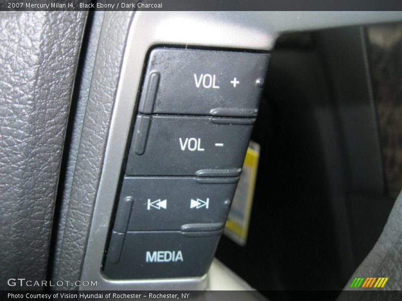 Black Ebony / Dark Charcoal 2007 Mercury Milan I4