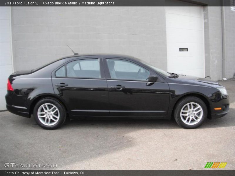 Tuxedo Black Metallic / Medium Light Stone 2010 Ford Fusion S