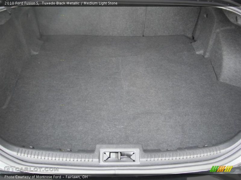 Tuxedo Black Metallic / Medium Light Stone 2010 Ford Fusion S