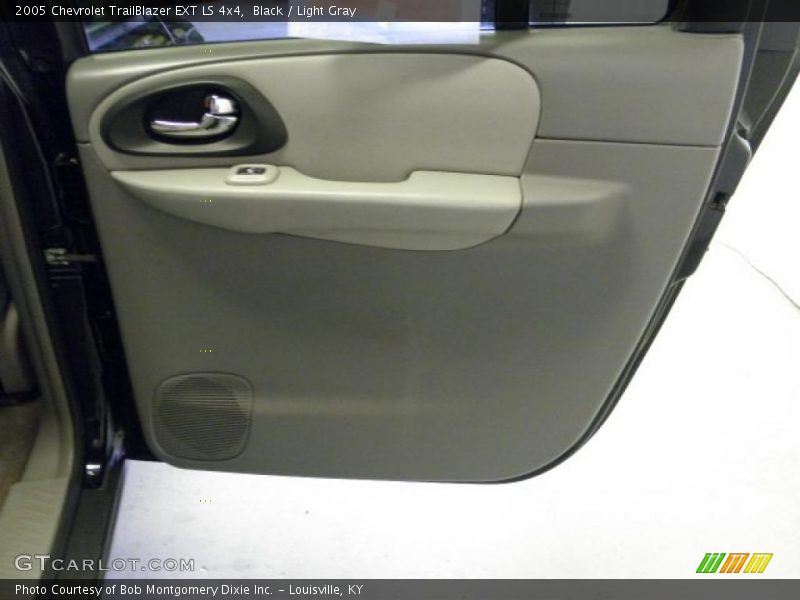 Black / Light Gray 2005 Chevrolet TrailBlazer EXT LS 4x4
