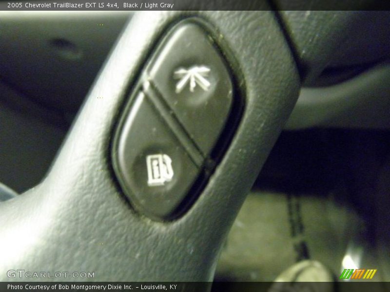 Black / Light Gray 2005 Chevrolet TrailBlazer EXT LS 4x4