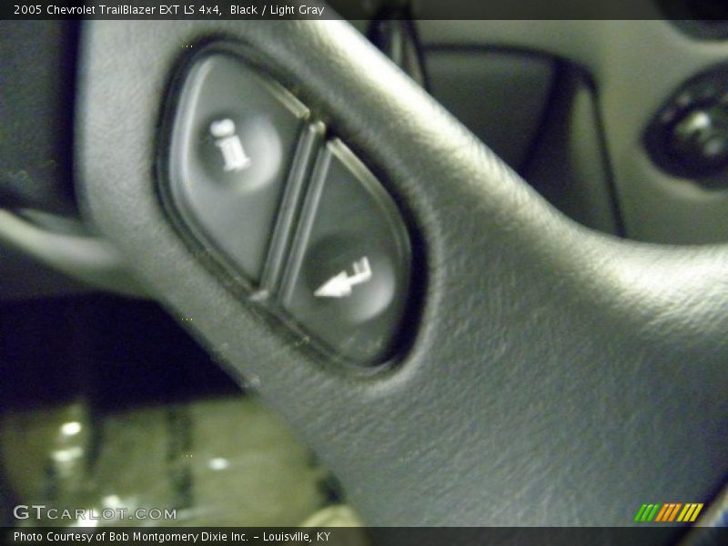 Black / Light Gray 2005 Chevrolet TrailBlazer EXT LS 4x4
