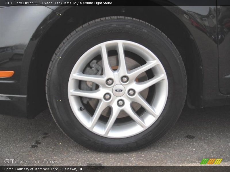 Tuxedo Black Metallic / Medium Light Stone 2010 Ford Fusion S