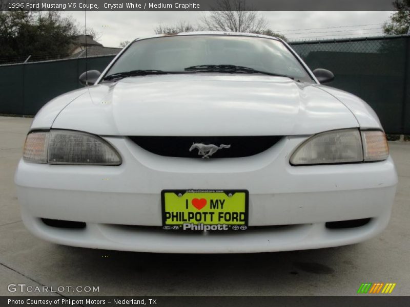 Crystal White / Medium Graphite 1996 Ford Mustang V6 Coupe