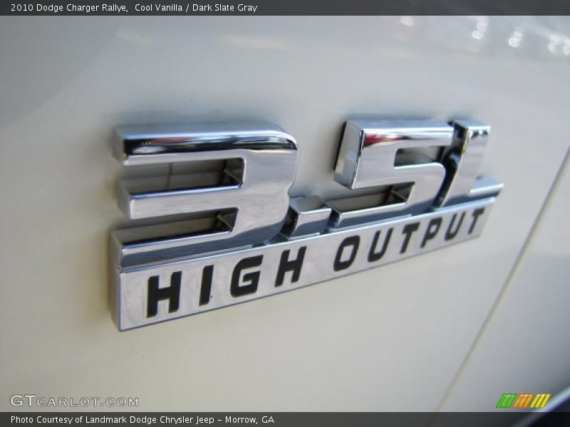 Cool Vanilla / Dark Slate Gray 2010 Dodge Charger Rallye