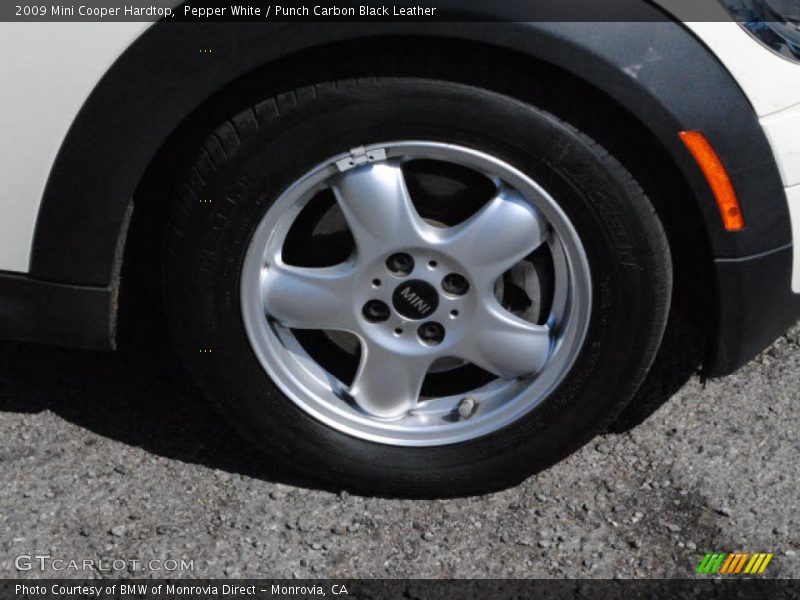 Pepper White / Punch Carbon Black Leather 2009 Mini Cooper Hardtop
