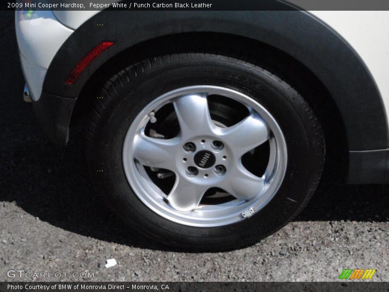 Pepper White / Punch Carbon Black Leather 2009 Mini Cooper Hardtop