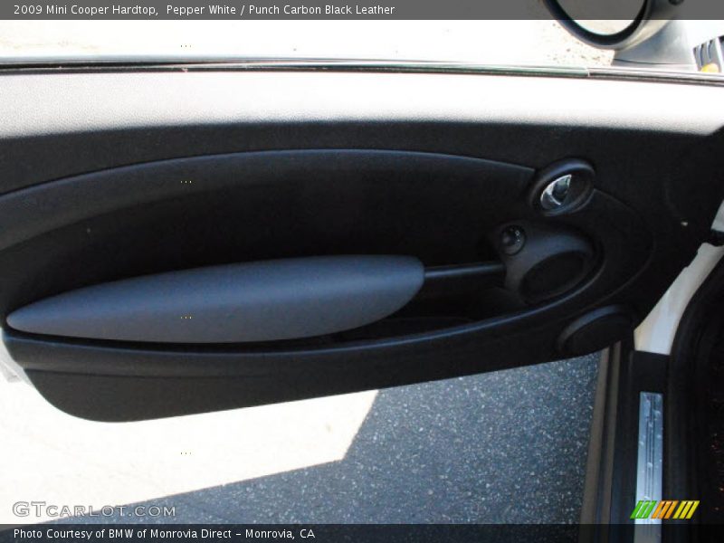 Pepper White / Punch Carbon Black Leather 2009 Mini Cooper Hardtop