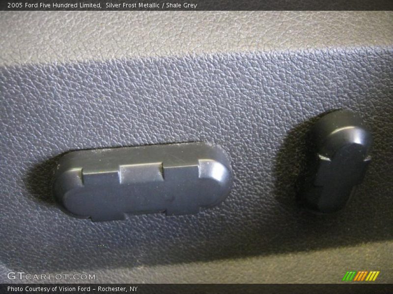 Silver Frost Metallic / Shale Grey 2005 Ford Five Hundred Limited