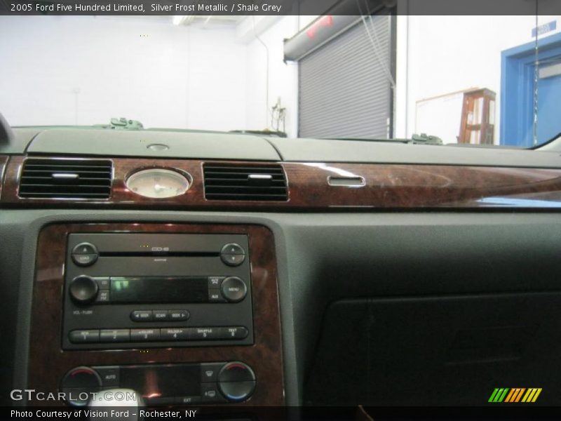 Silver Frost Metallic / Shale Grey 2005 Ford Five Hundred Limited