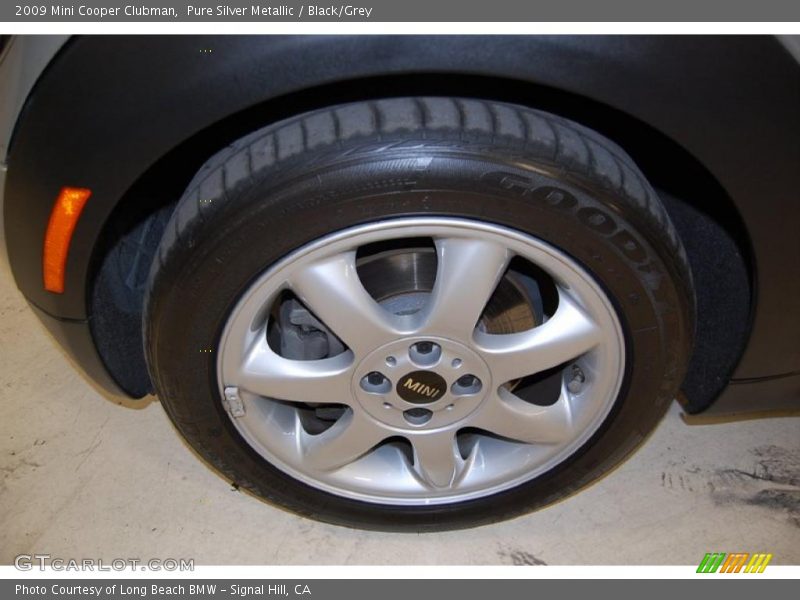 Pure Silver Metallic / Black/Grey 2009 Mini Cooper Clubman
