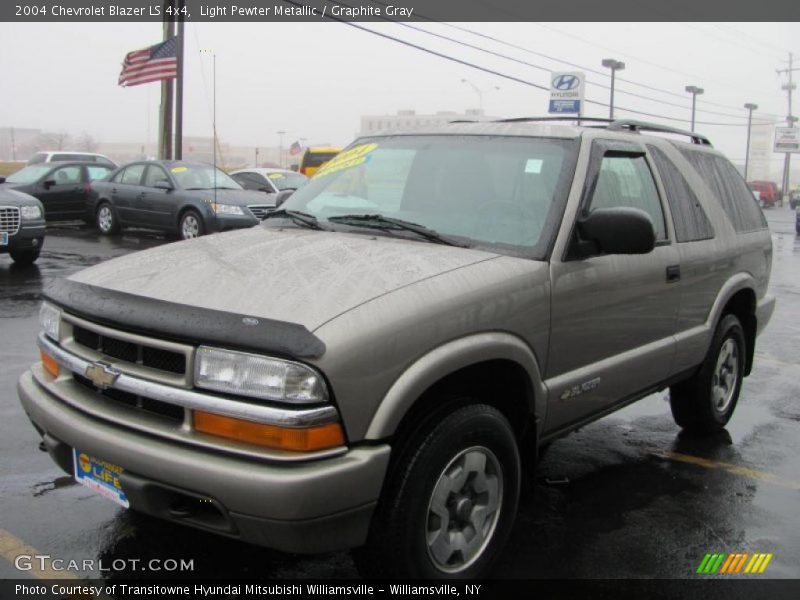 Light Pewter Metallic / Graphite Gray 2004 Chevrolet Blazer LS 4x4