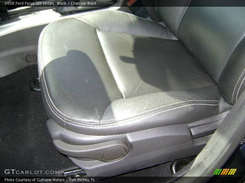 Black / Charcoal Black 2008 Ford Focus SES Sedan