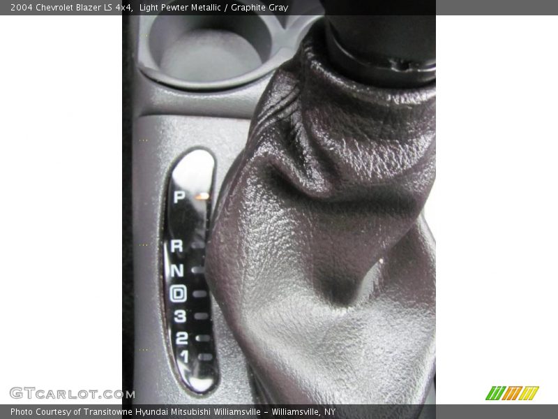 Light Pewter Metallic / Graphite Gray 2004 Chevrolet Blazer LS 4x4