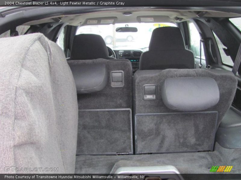 Light Pewter Metallic / Graphite Gray 2004 Chevrolet Blazer LS 4x4
