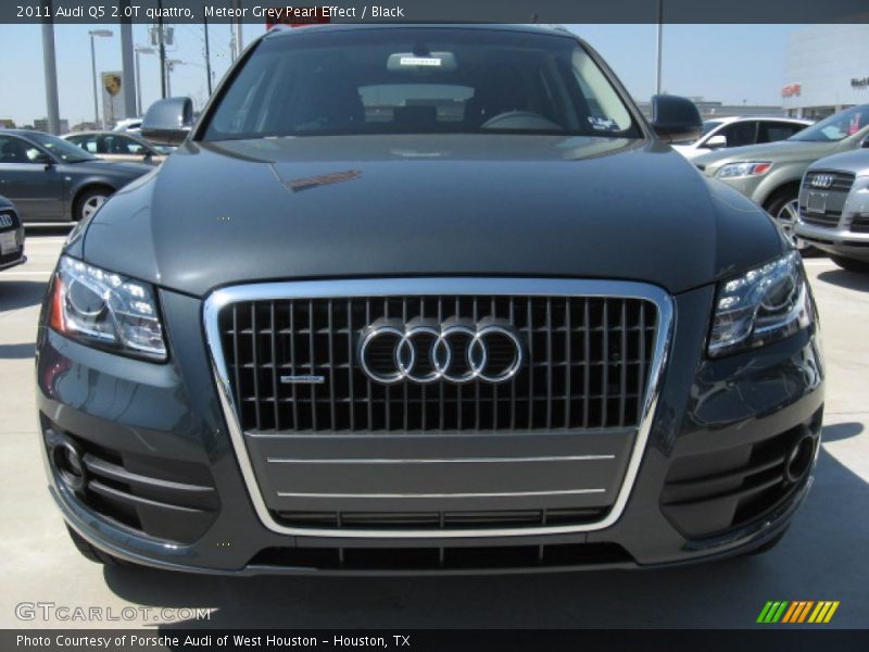 Meteor Grey Pearl Effect / Black 2011 Audi Q5 2.0T quattro