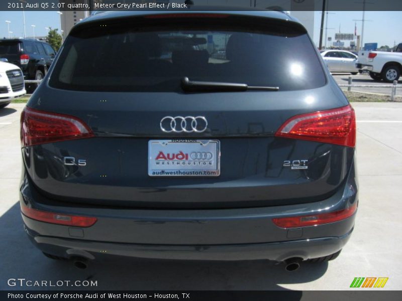 Meteor Grey Pearl Effect / Black 2011 Audi Q5 2.0T quattro