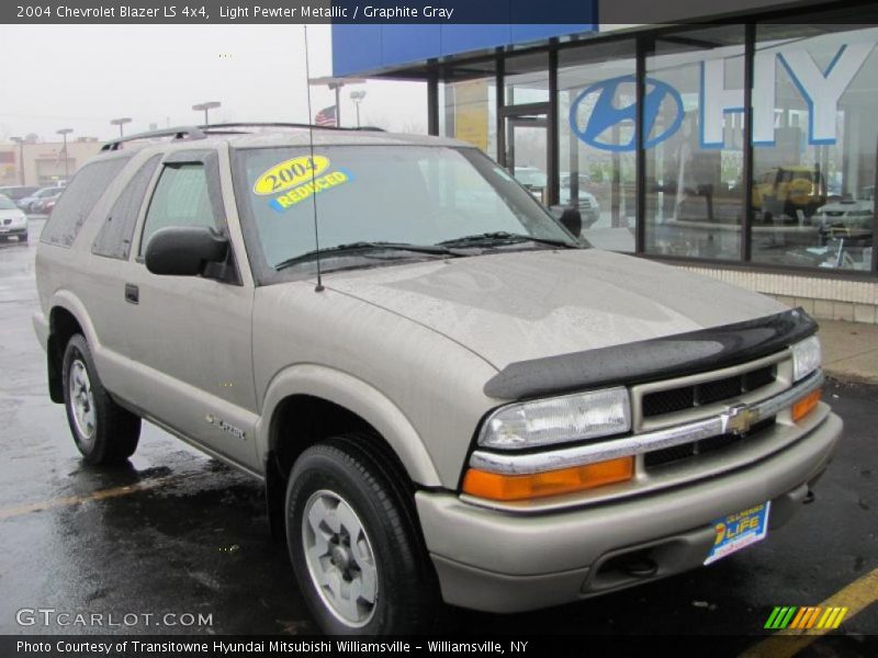 Light Pewter Metallic / Graphite Gray 2004 Chevrolet Blazer LS 4x4
