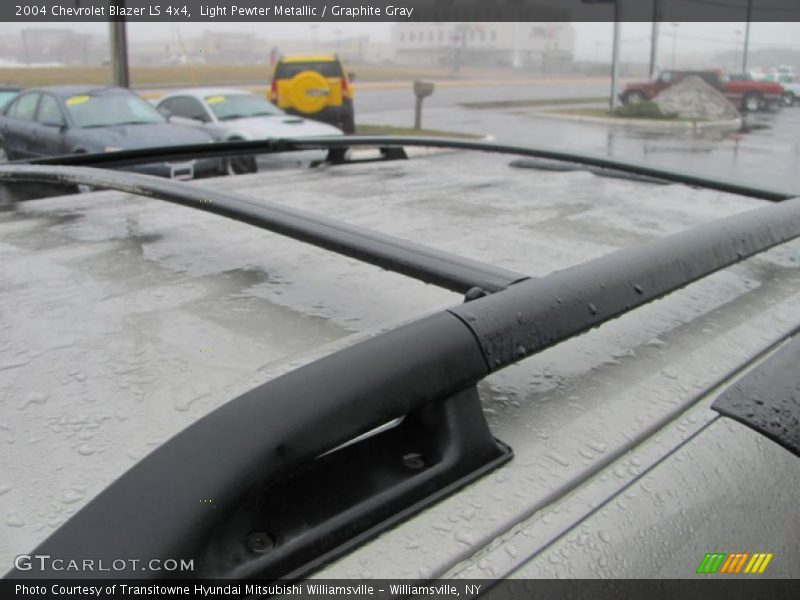Light Pewter Metallic / Graphite Gray 2004 Chevrolet Blazer LS 4x4