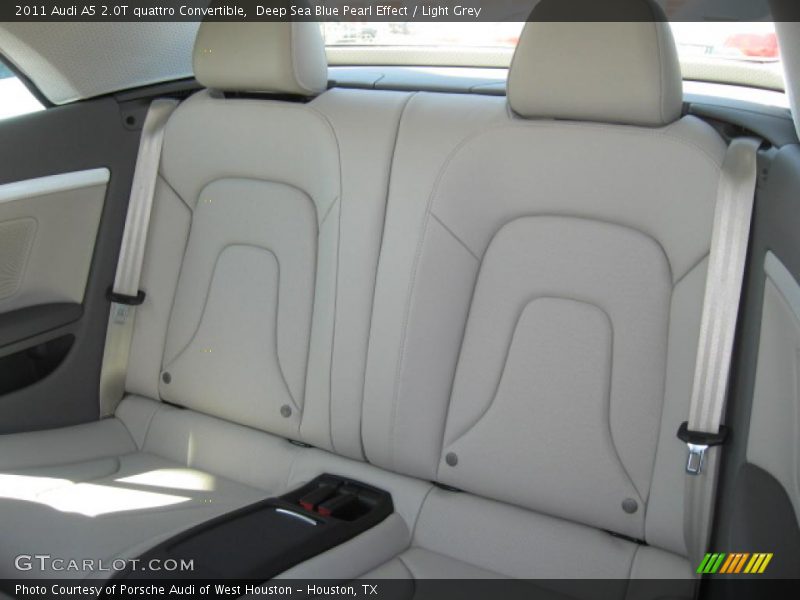  2011 A5 2.0T quattro Convertible Light Grey Interior
