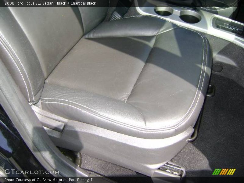 Black / Charcoal Black 2008 Ford Focus SES Sedan