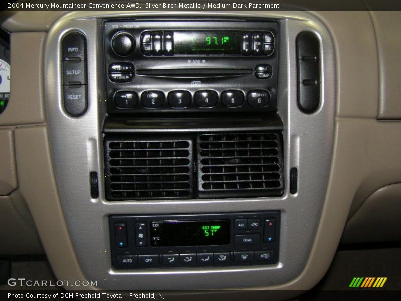 Silver Birch Metallic / Medium Dark Parchment 2004 Mercury Mountaineer Convenience AWD