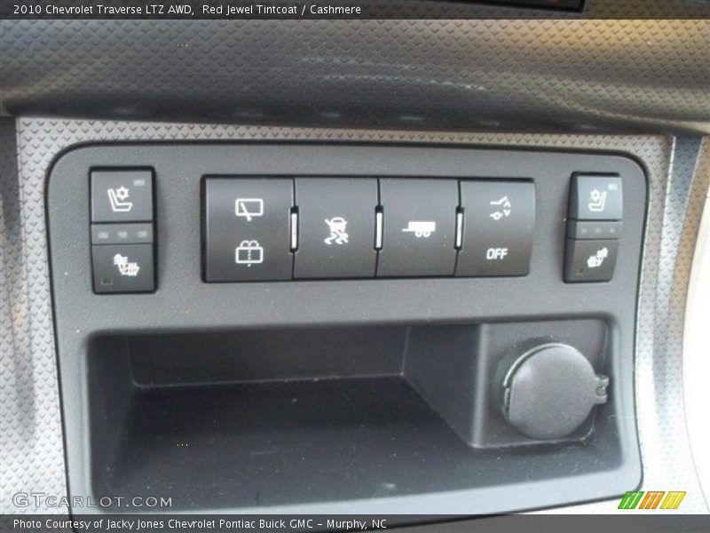 Controls of 2010 Traverse LTZ AWD