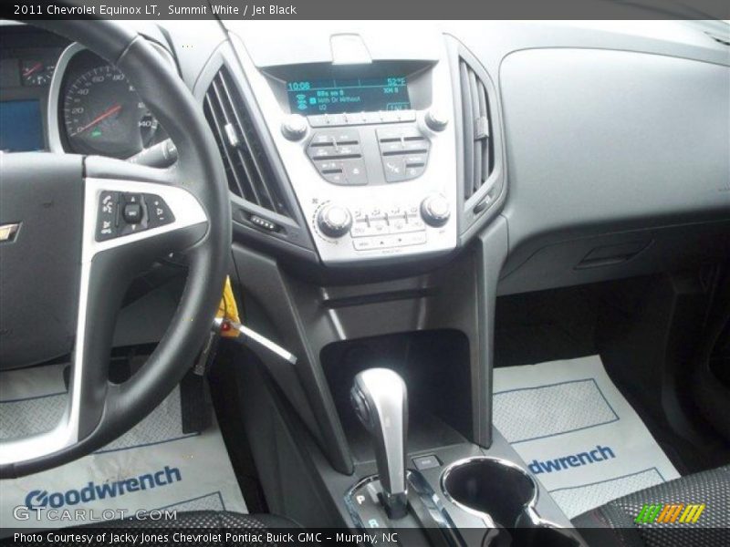 Summit White / Jet Black 2011 Chevrolet Equinox LT