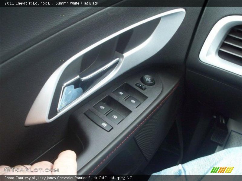Summit White / Jet Black 2011 Chevrolet Equinox LT